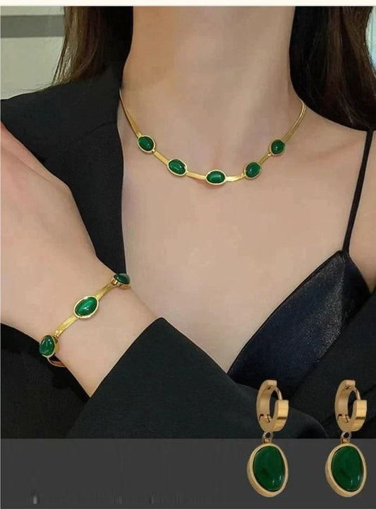 Valentine's day special. Oval Green Crystal Pendant Necklace Set With Bracelet